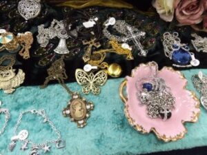 Perfumed jewellery